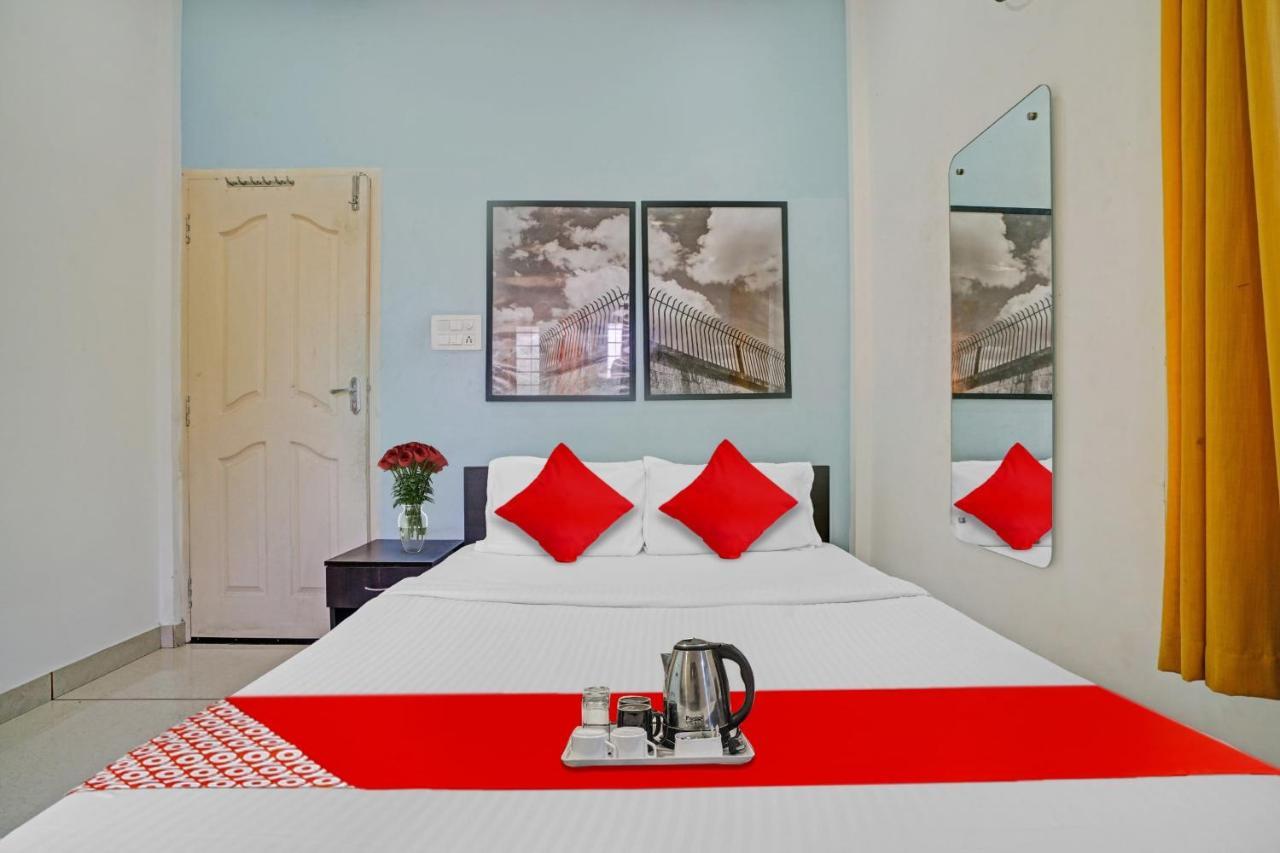 Oyo Thykoodam Sleep Inn Kochi Bagian luar foto